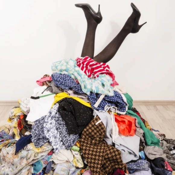 Meet your Posher, FashFly! Poshing with Integrity! - Picture 3 of 16